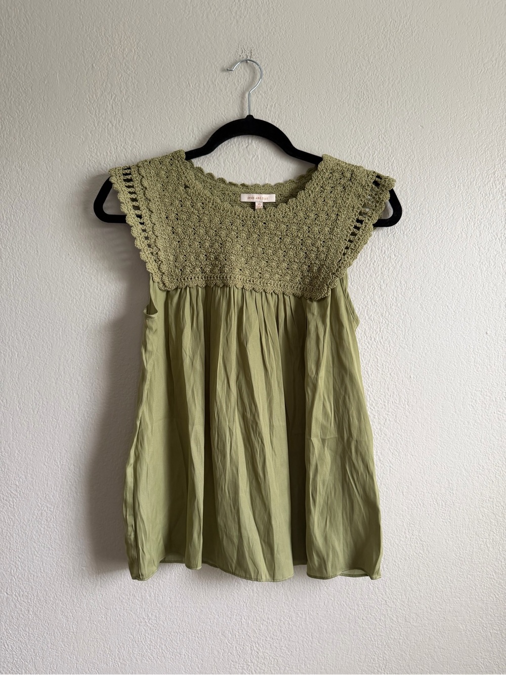 Skies are blue like Free People Green Cotton Crochet Yoke top Size XS NWT